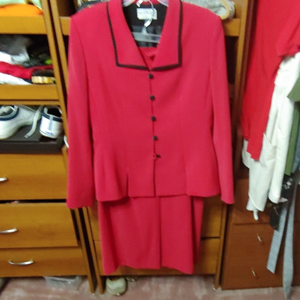 Kasper Size 10 suit